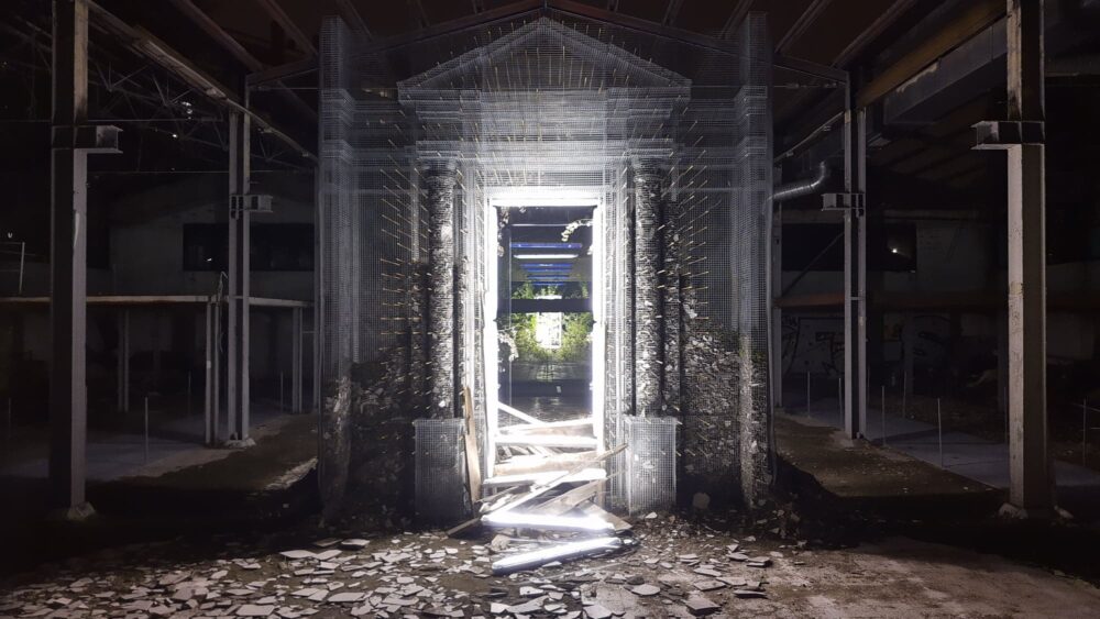 installazione site specific cerimonia di edoardo tresoldi a bologna